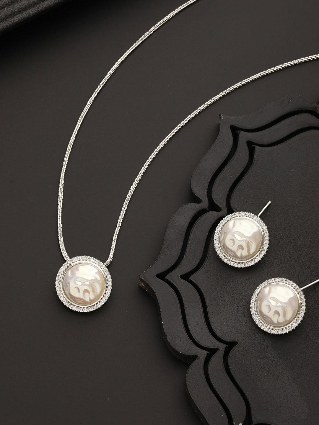 Silver Plated Natural Seawater  Round Pearl CZ Minimal  Locket Jewellery Set