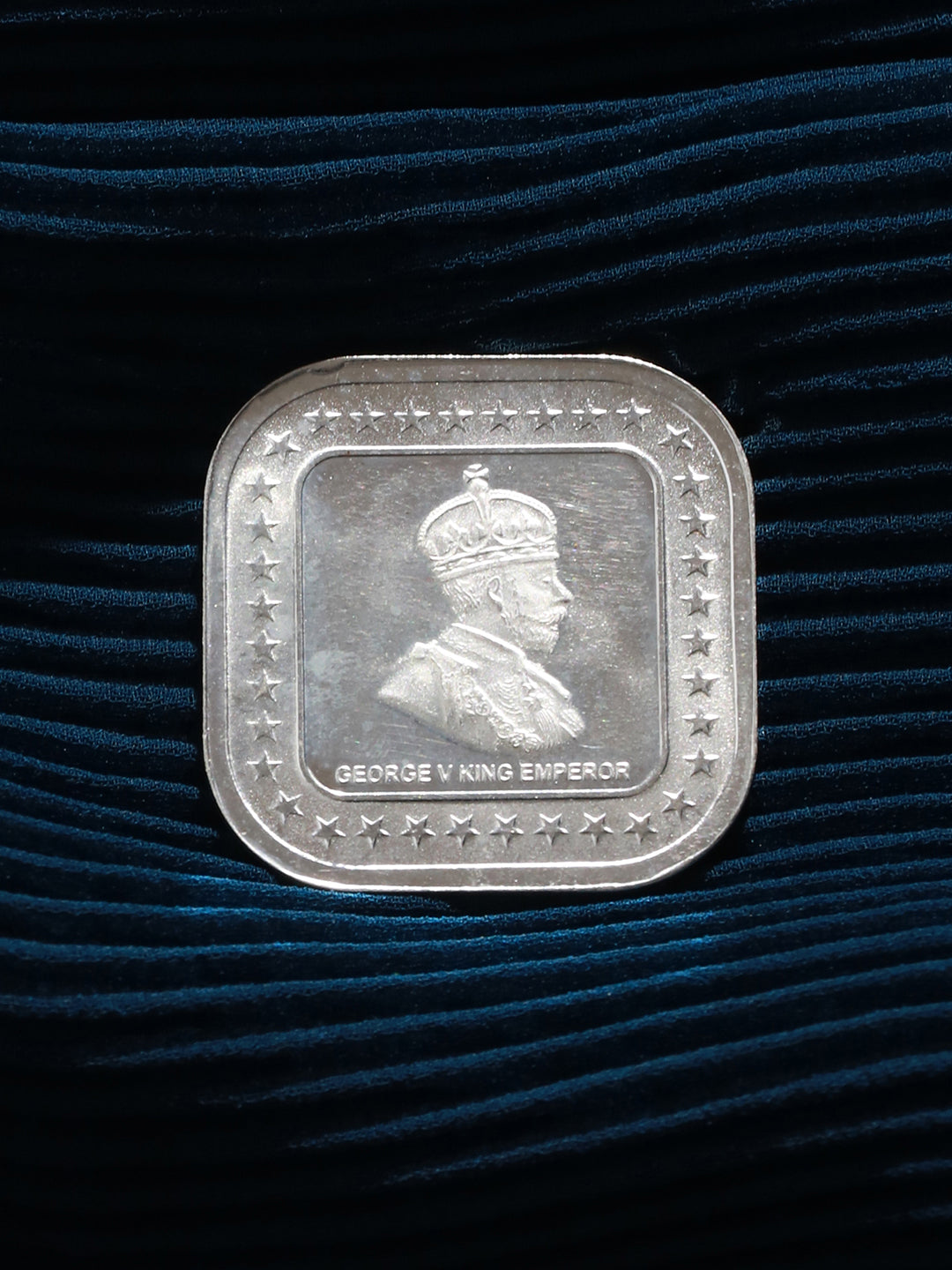 999 Silver Emperor George Square 10 gram Silver Coin