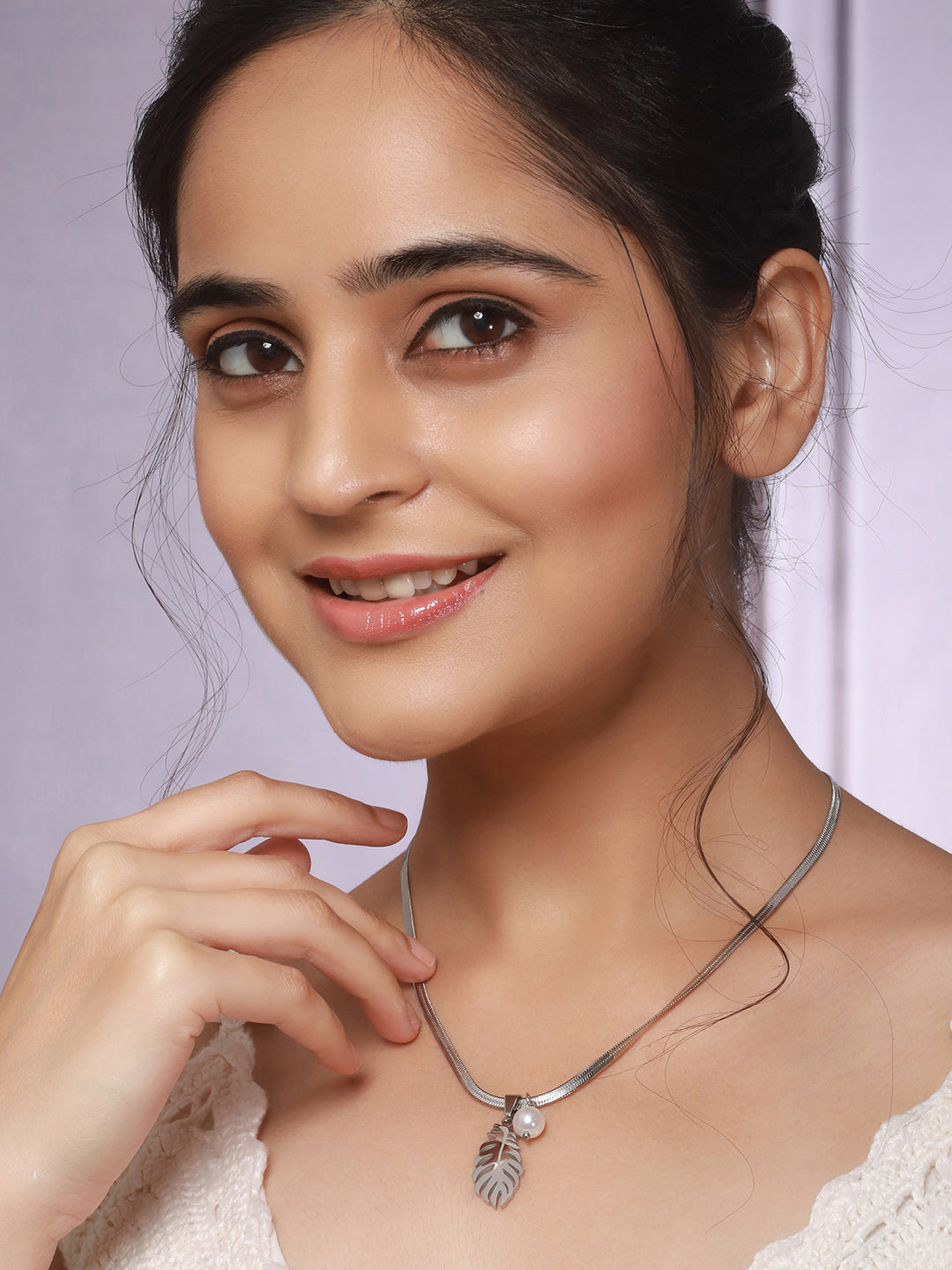 Anti-Tarnish Snake Chain Leaf & Pearl Minimal Pendant Necklace & Chain