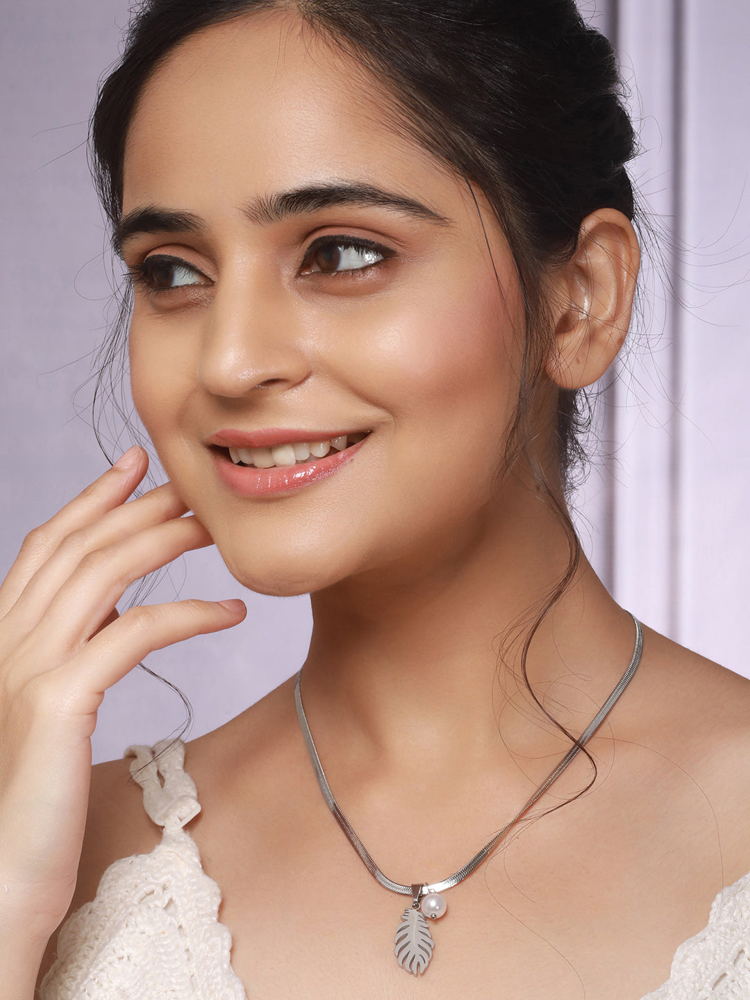 Anti-Tarnish Snake Chain Leaf & Pearl Minimal Pendant Necklace & Chain