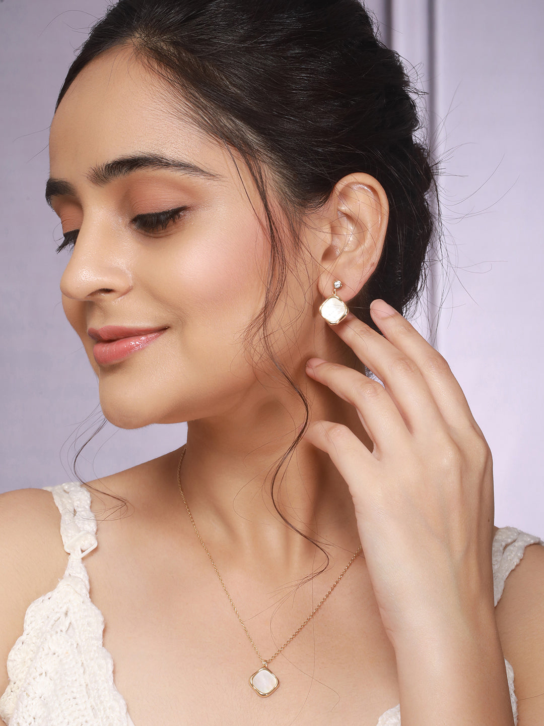 Anti-Tarnish Gold Plated Faux Pearl Minimal Geometric Pendant Chain Jewellery Set