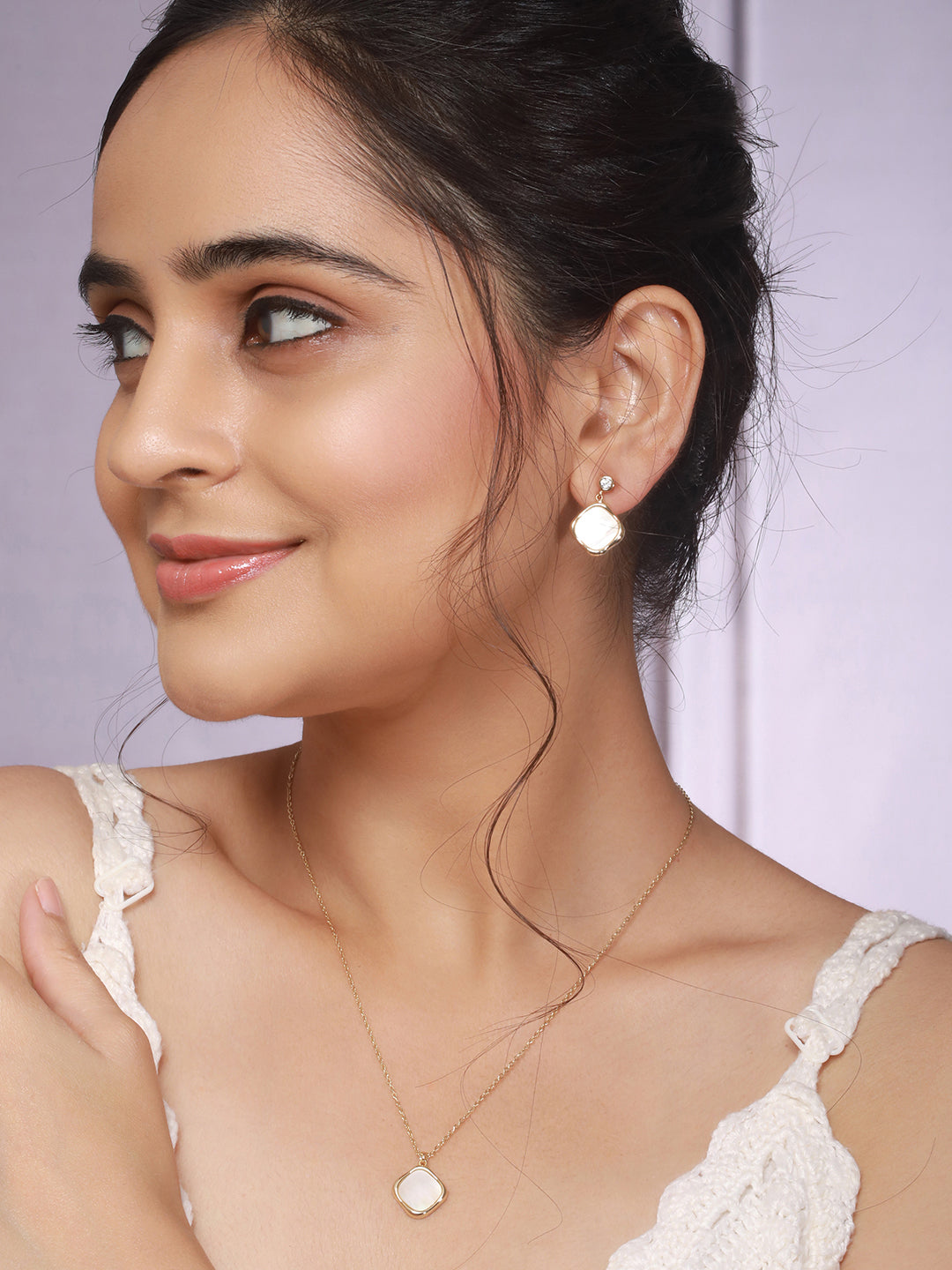 Anti-Tarnish Gold Plated Faux Pearl Minimal Geometric Pendant Chain Jewellery Set