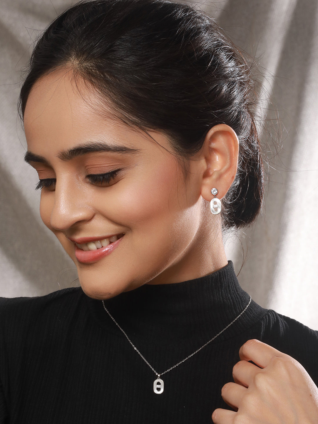 Anti-Tarnish Rhodium Plated Minimal Faux Pearl Geometric Pendant chain ewellery Set