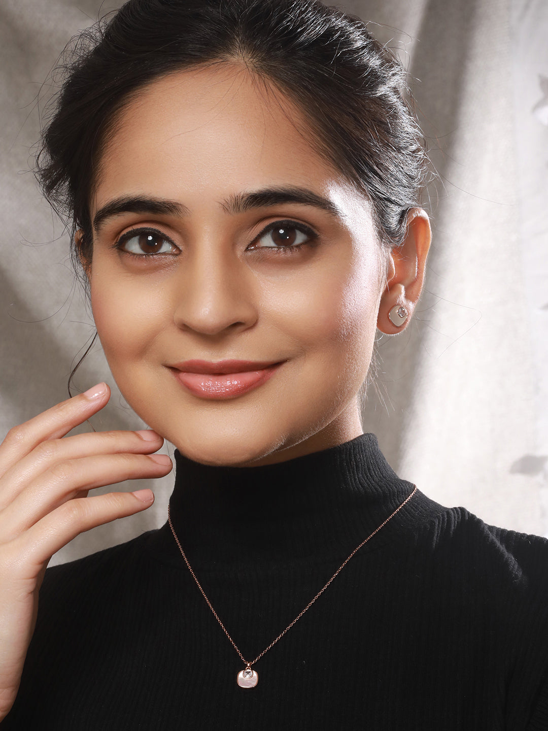 Anti-Tarnish Rose Gold Plated Minimal Faux Pearl Geometric Square Pendant Chain Jewellery Set