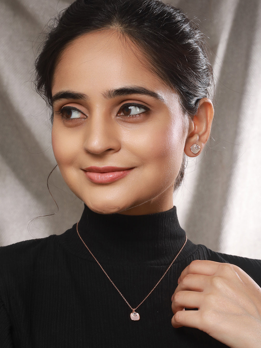 Anti-Tarnish Rose Gold Plated Minimal Faux Pearl Geometric Square Pendant Chain Jewellery Set