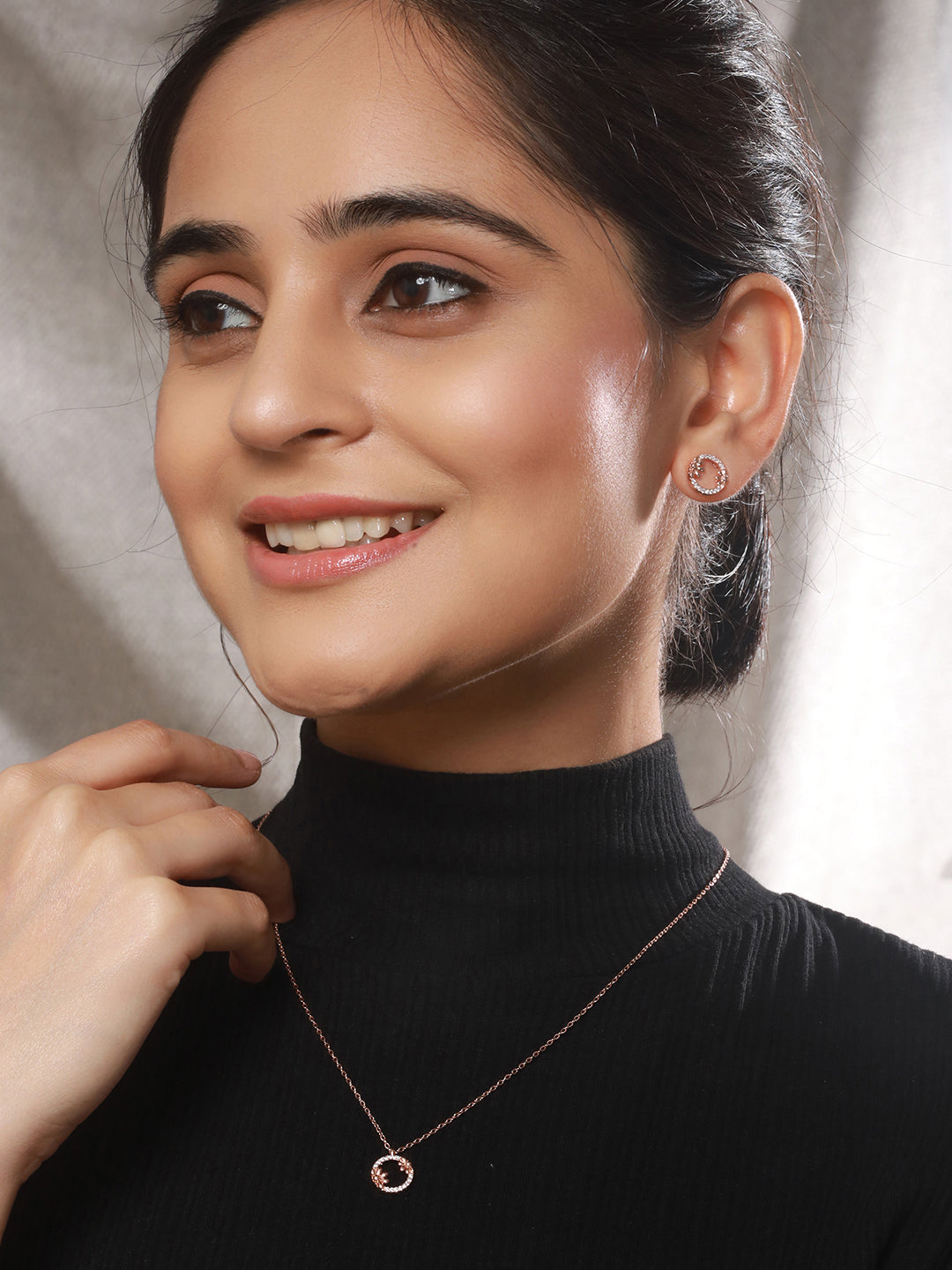 Anti-Tarnish Rose Gold Plated AD Studded Minimal Circular Floral Pendant Jewellery Set