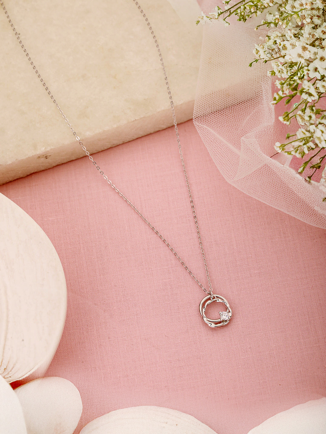 925 Sterling Silver Hearty Circle Of Love Minimal Necklace & Chain