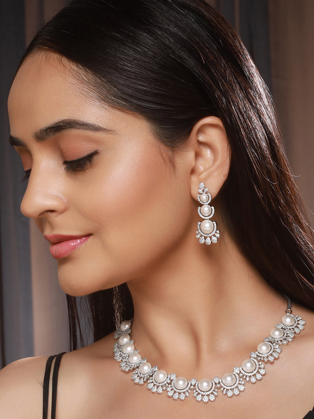 Silver Toned AD & Pearl Studded Floral Statement Necklace Jewellery Set