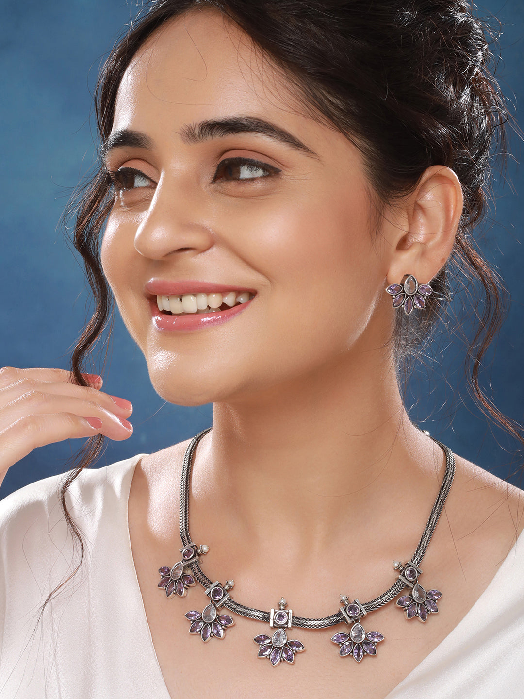 Silver Oxidised Finish Stone Studded Flower Motif Collar Necklace Jewellery Set