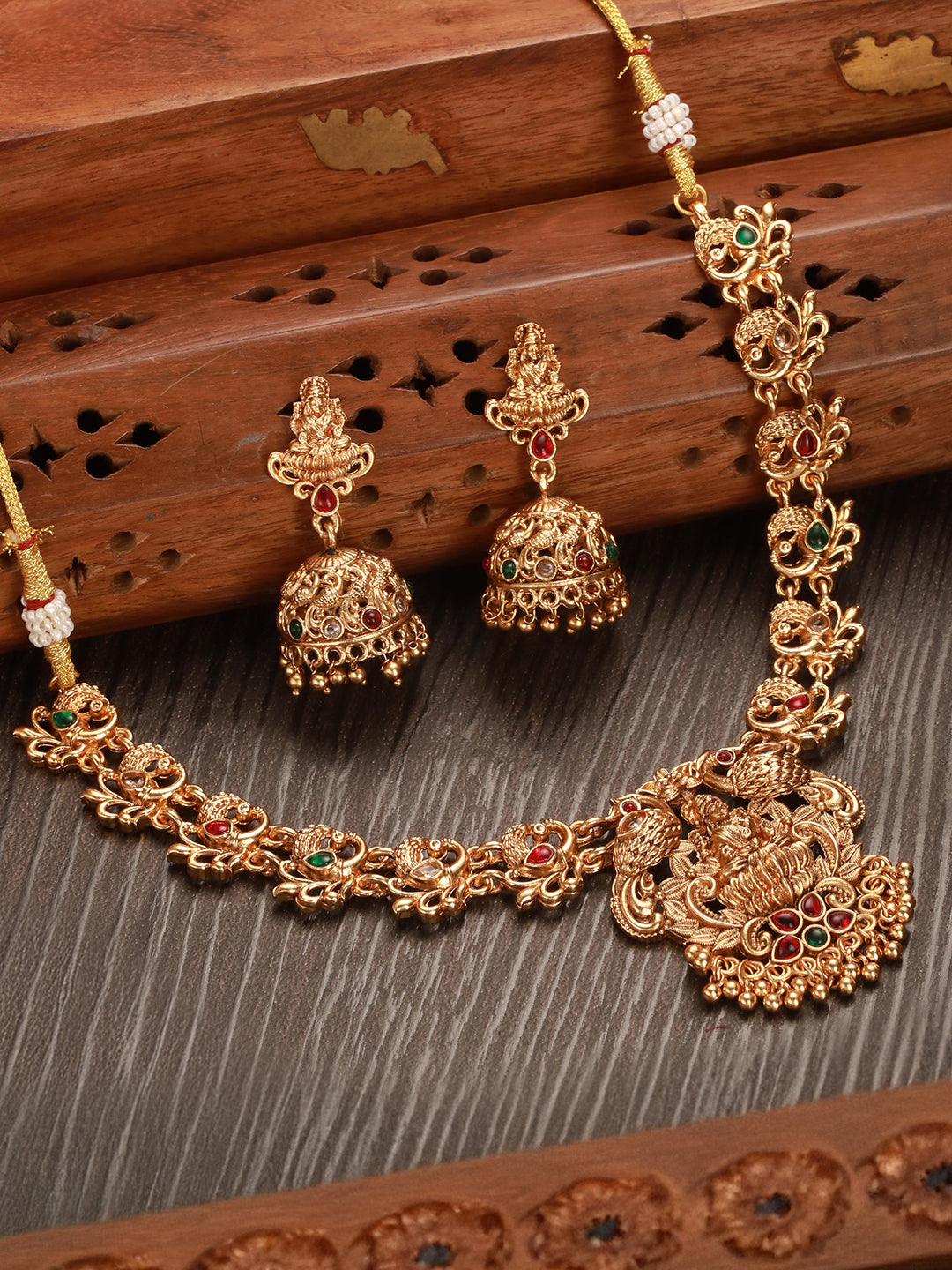 Elegant Gold Plated Floral Necklace Jewellery Set with Matching Earrings
