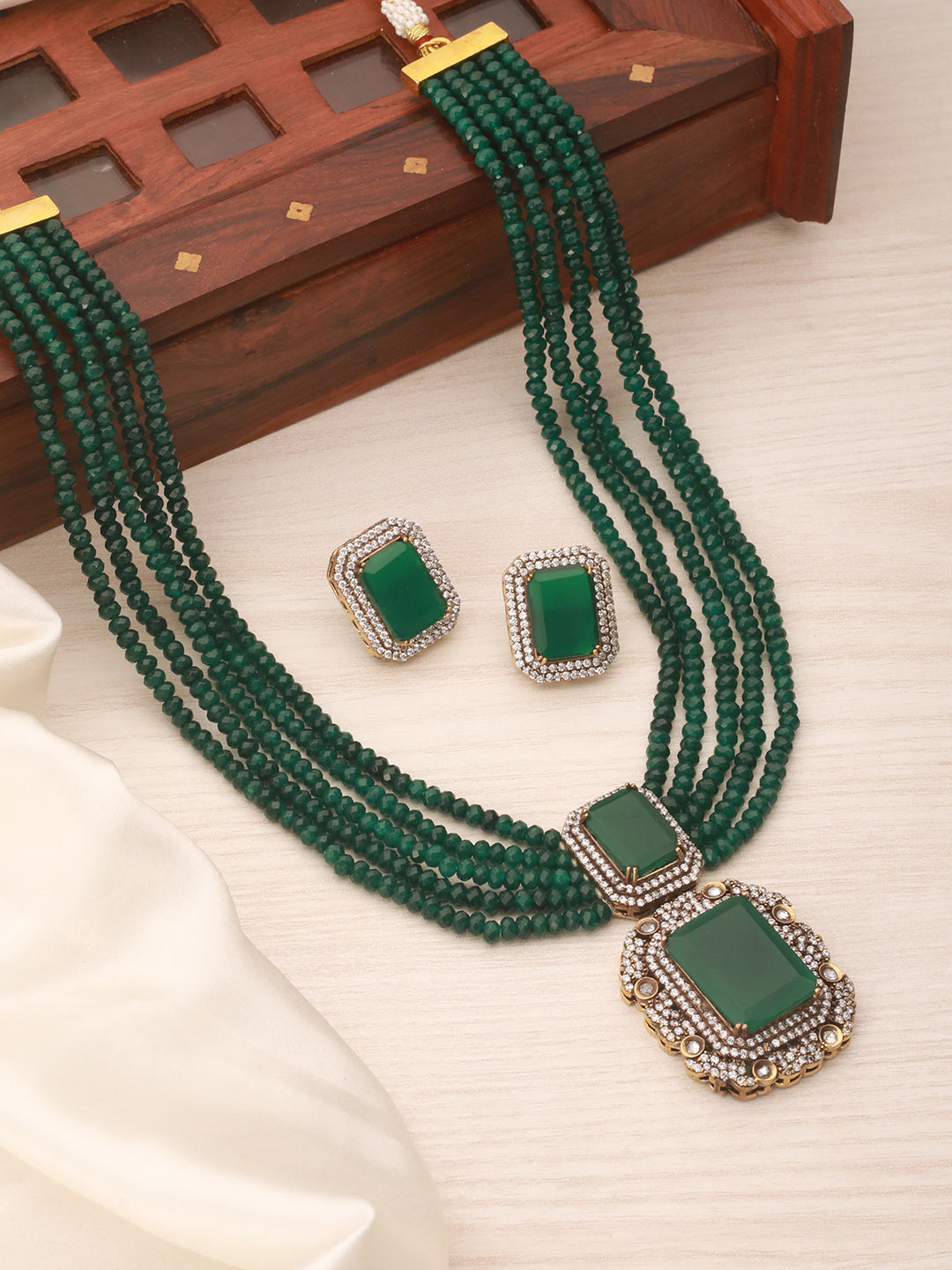 Silver Toned Kundan Studded Emerald  Onyx Multilayered Designer Maala Pendant  Jewellery Set