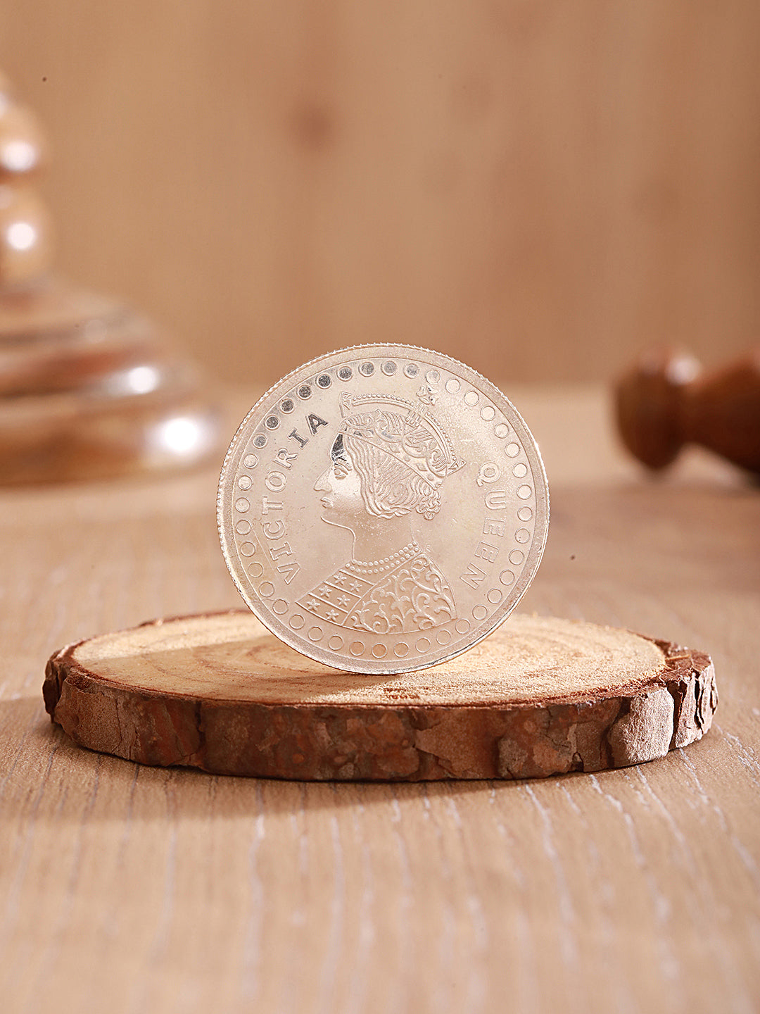 Silver toned 10 gram 999 Round Silver Coin