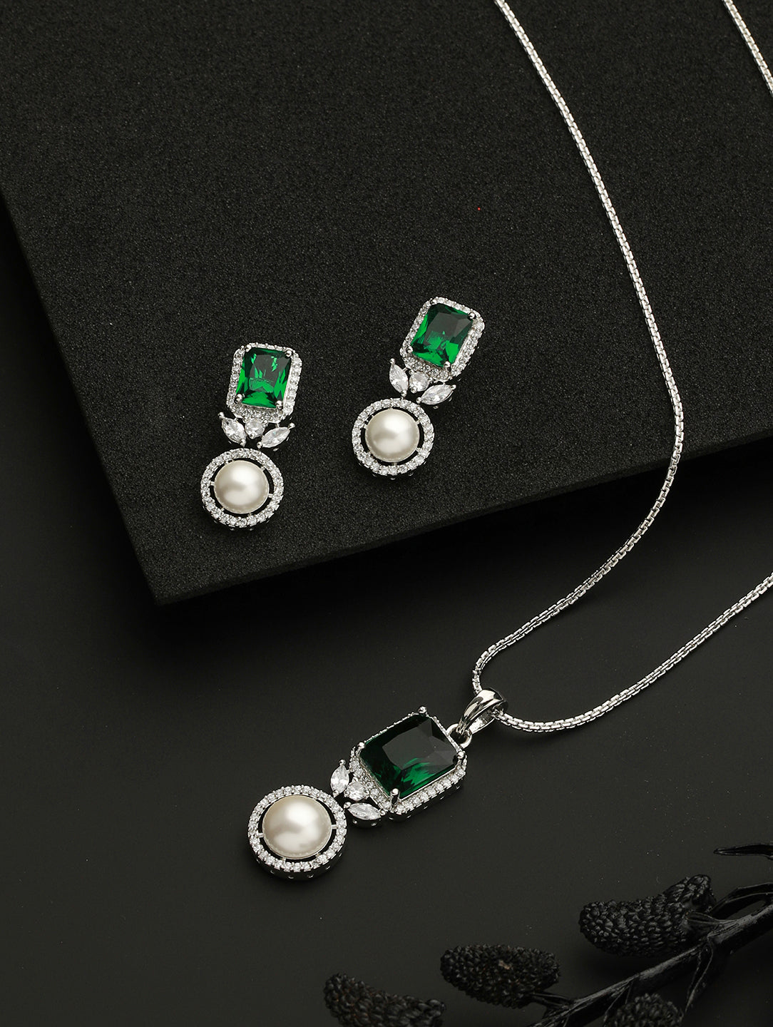 Silver Plated Green CZ Studded Pearl Beaded Minimal Locket jewellery Set