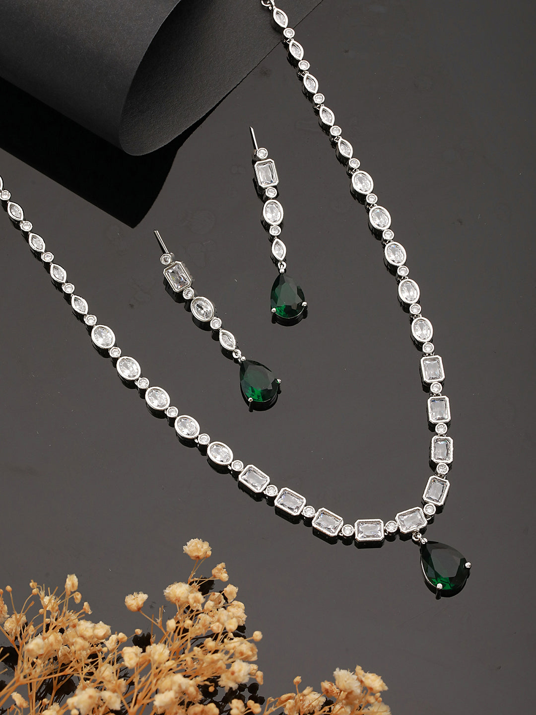 Silver Toned Emerald Green Zircon Studded Minimal Pendant Necklace Jewellery Set