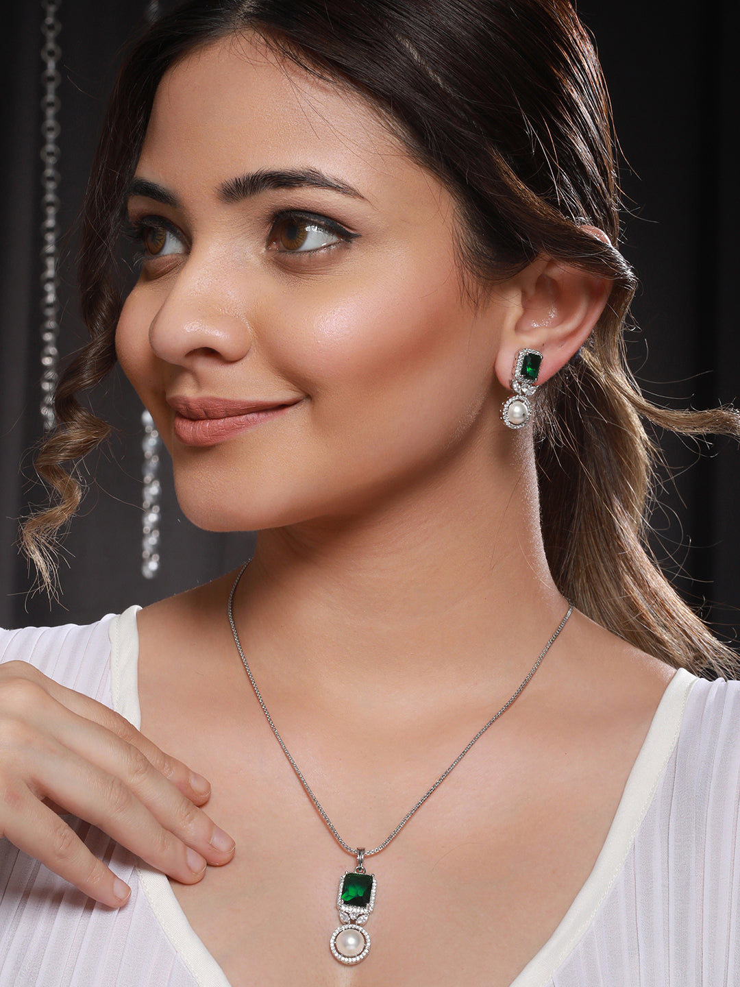 Silver Plated Green CZ Studded Pearl Beaded Minimal Locket jewellery Set