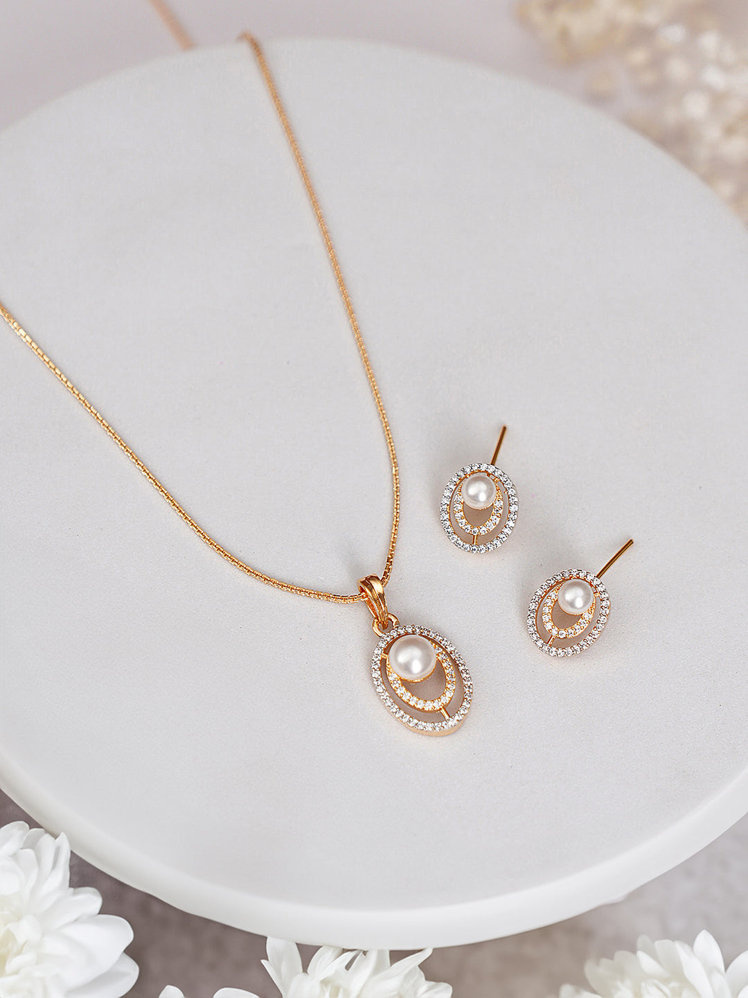 Gold Toned Pearl Beaded Designer Minimal Pendant  Jewellery Set