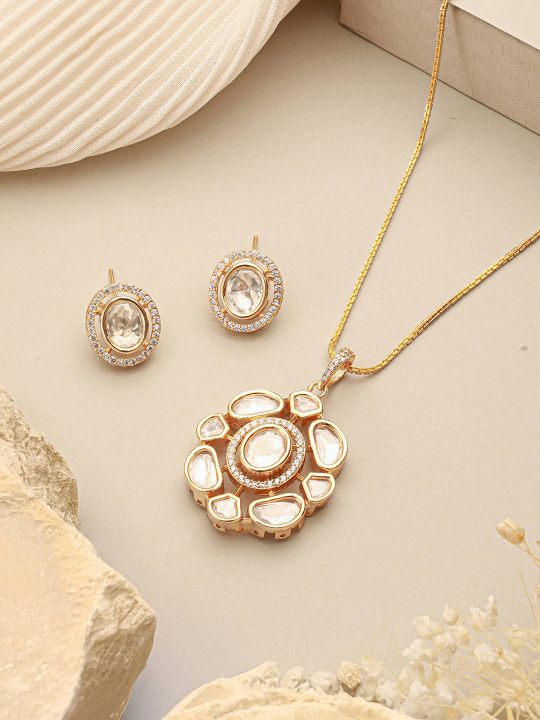 Gold Plated White Kundan Polki Studded Floral Minimal Locket Pendant Jewellery Set