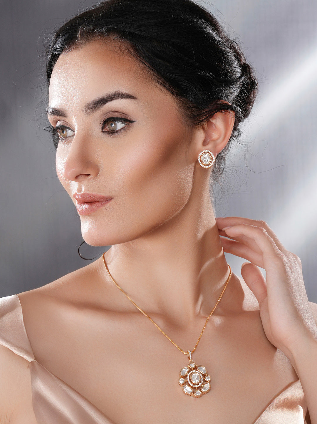 Gold Plated White Kundan Polki Studded Floral Minimal Locket Pendant Jewellery Set