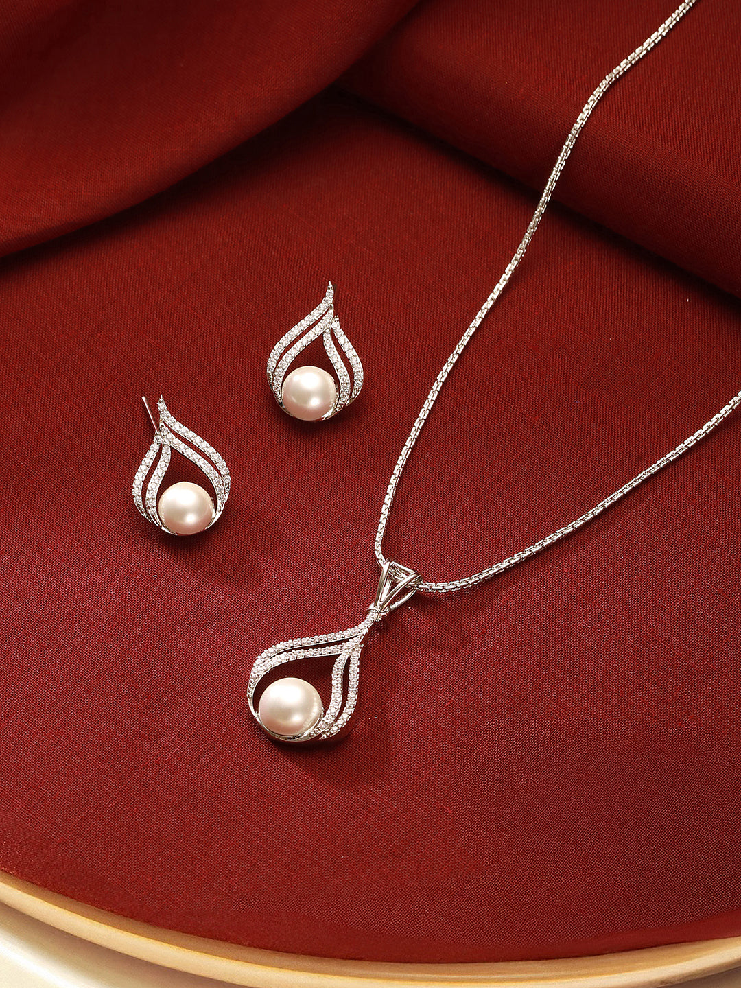 Silver Plated AD & Pearl Beaded Minimal  Delicate  Pendant With Chain Jewellery Set