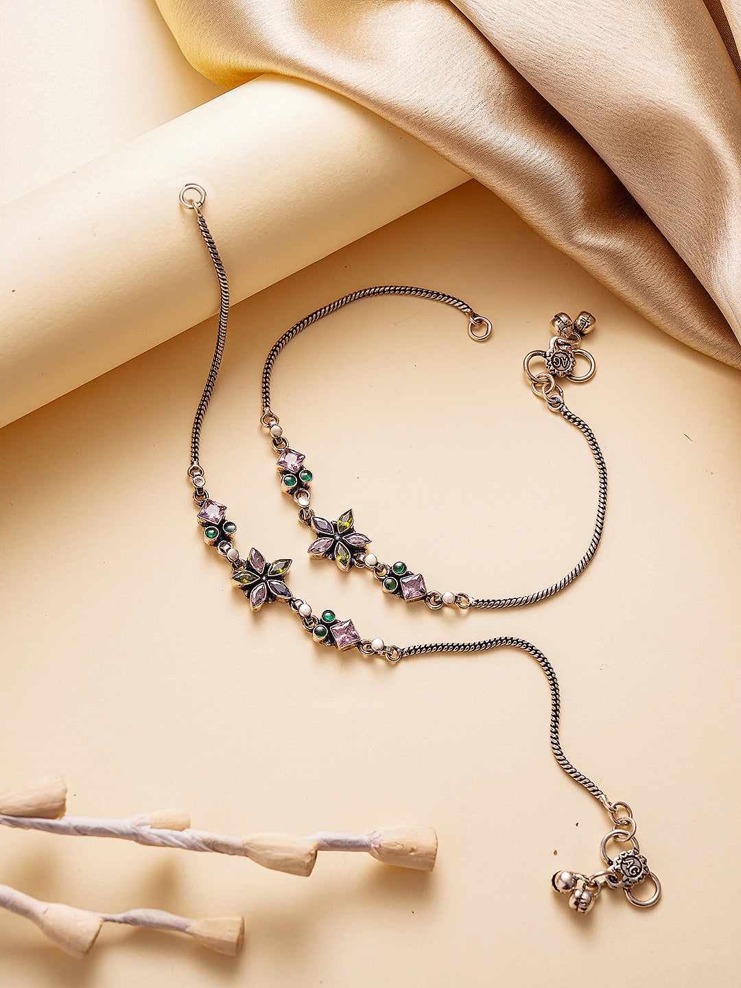 Silver Toned Green Crystal Floral Charm Elegant Payal Anklet