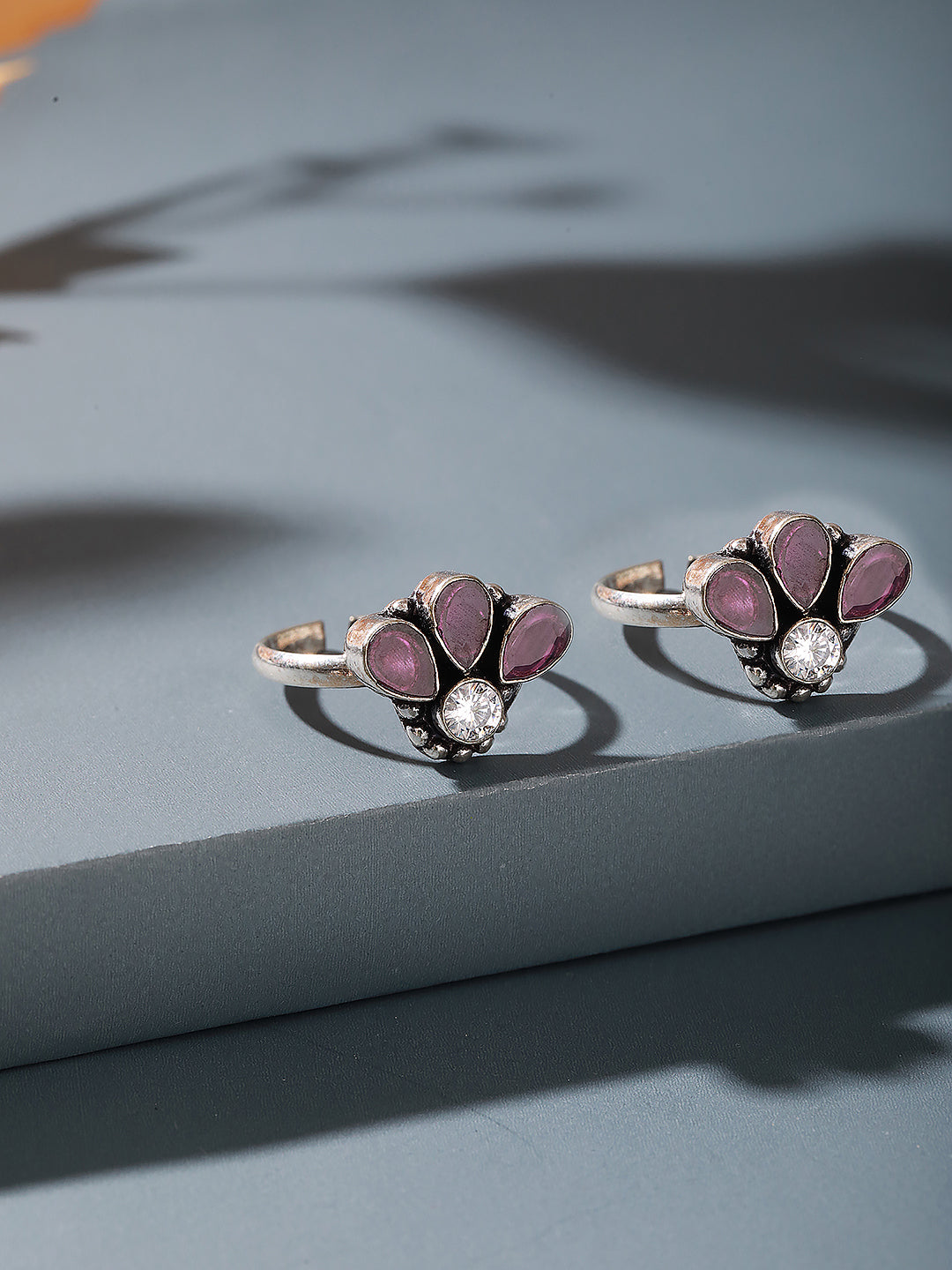 Silver Oxidised Pink Stone Classic Floral Toe Ring