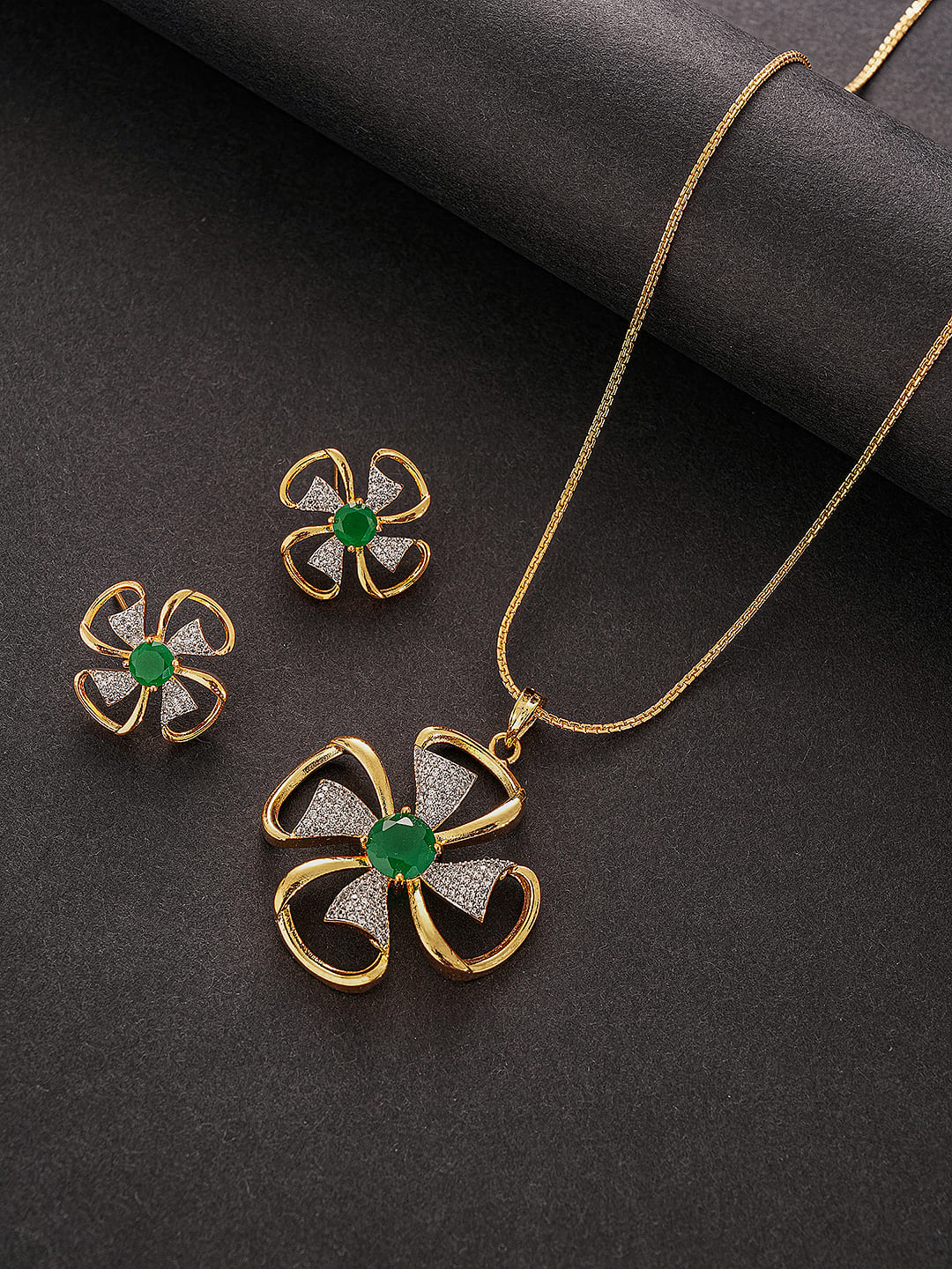 Gold Toned AD Studded Designer Minimal Floral Pendant Jewellery Set