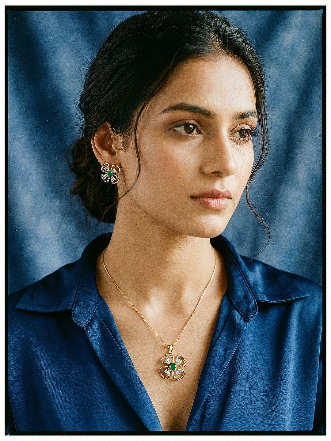 Gold Toned AD Studded Designer Minimal Floral Pendant Jewellery Set