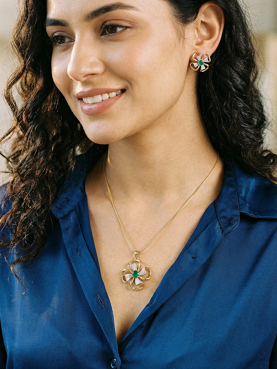 Gold Toned AD Studded Designer Minimal Floral Pendant Jewellery Set