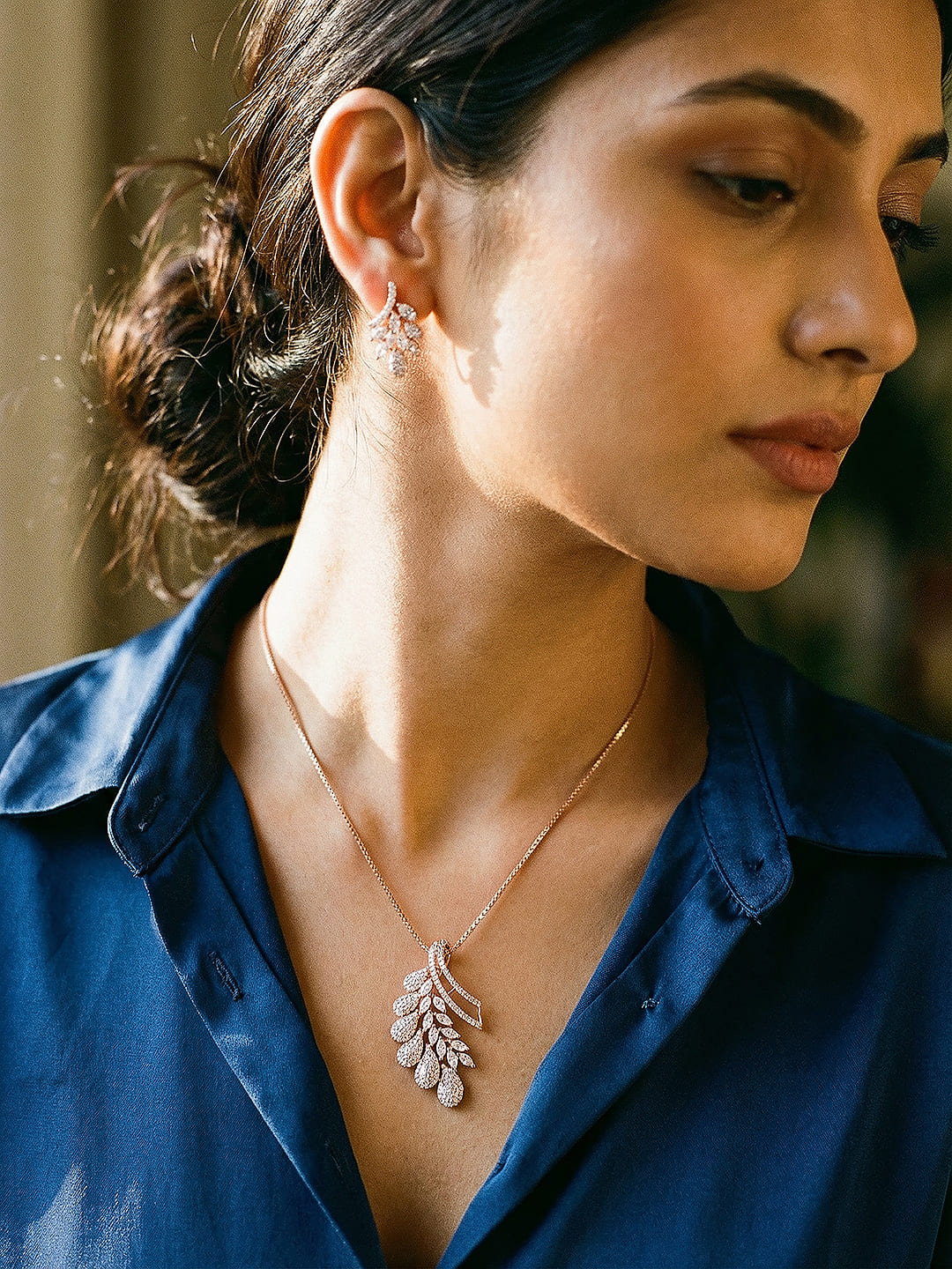 Rose Toned White Zircon Studded Leaf Motif Minimal Pendant Jewellery Set