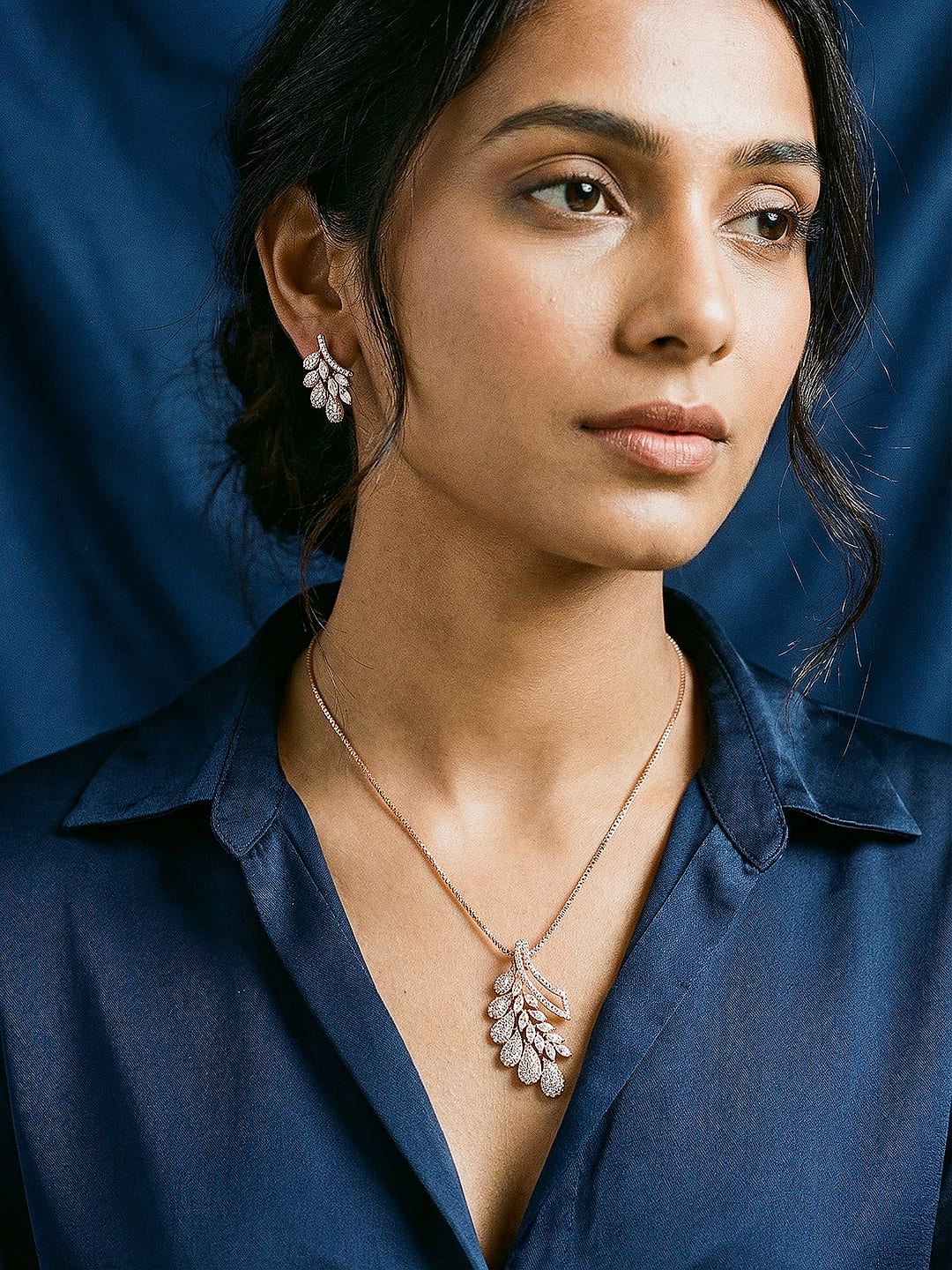 Rose Toned White Zircon Studded Leaf Motif Minimal Pendant Jewellery Set