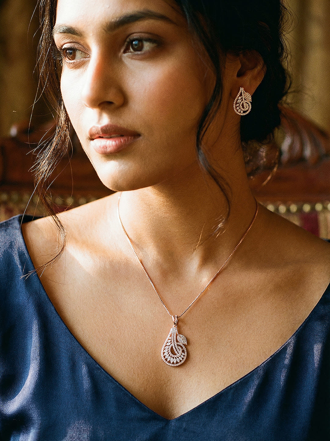 Rose Plated AD Zircon Studded  Leafy Minimal Pendant Jewellery Set