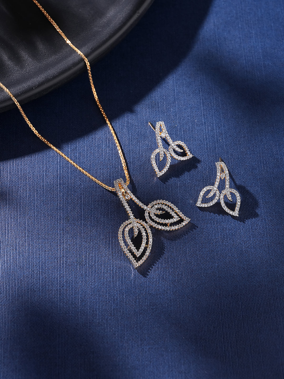 Gold Plated AD Zircon Studded Minimal Leaf Motif Pendant jewellery Set