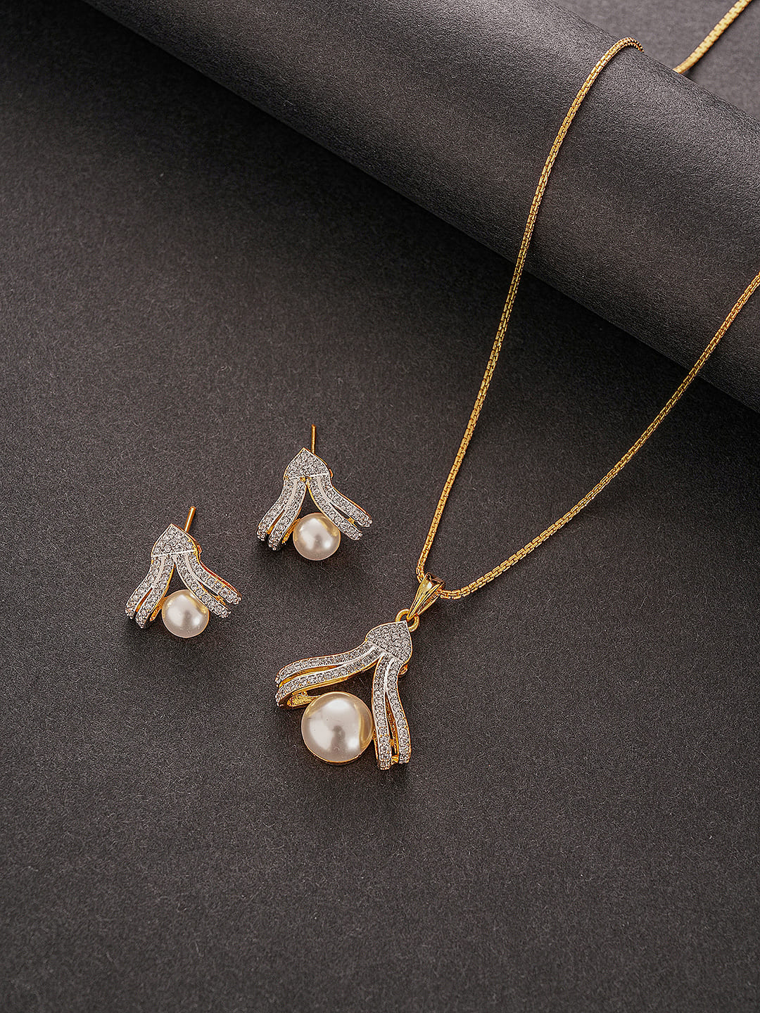 Gold Plated AD Zircon Pearl Studded Minimal Pendant Jewellery Set