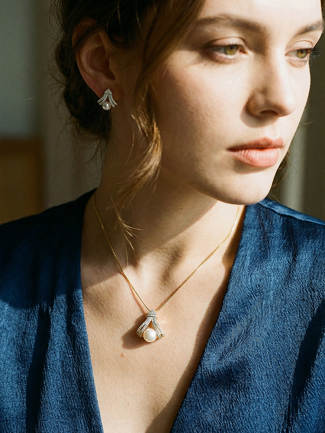 Gold Plated AD Zircon Pearl Studded Minimal Pendant Jewellery Set