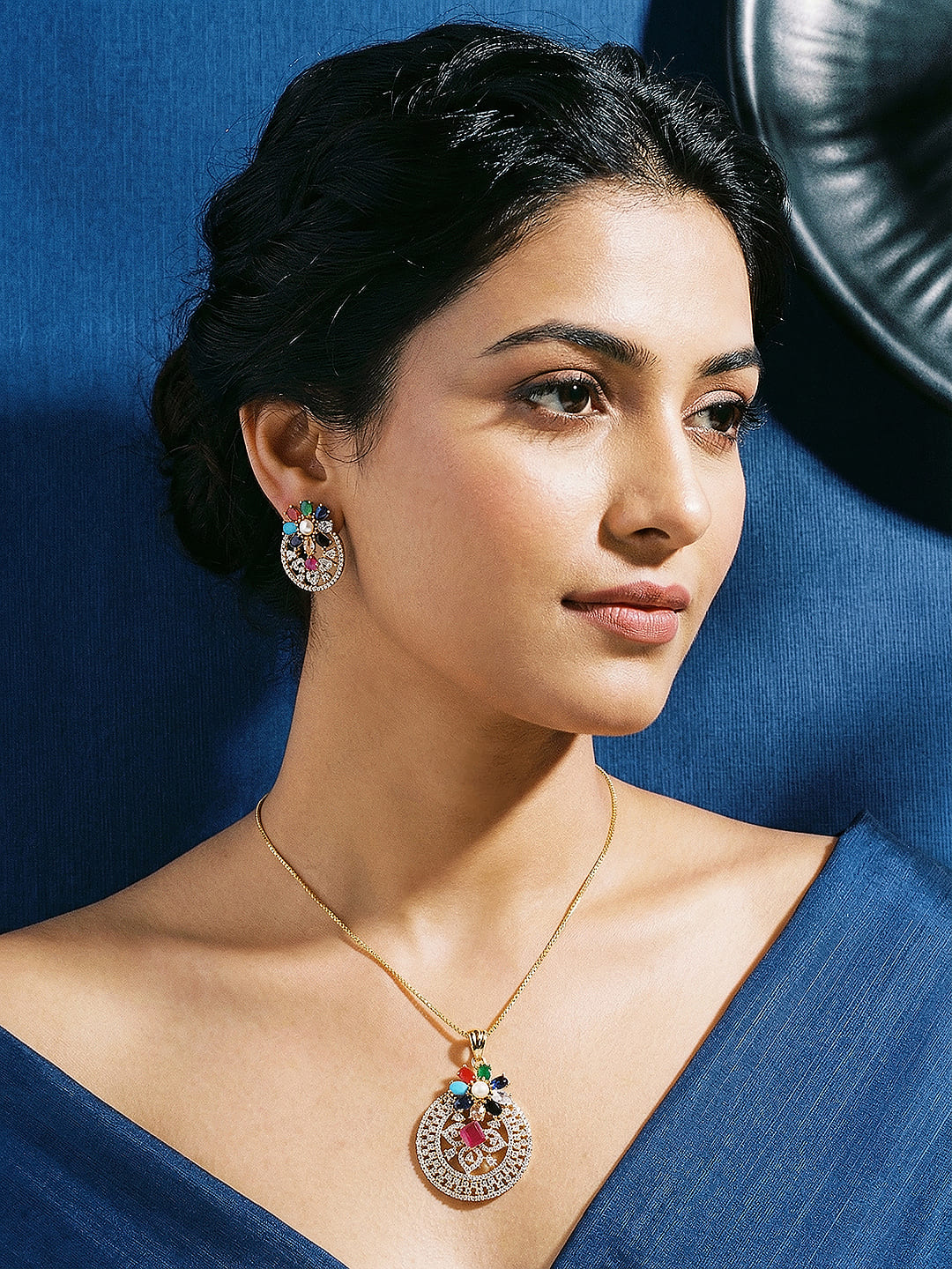 Gold Plated Nav Ratna  Cubic Zirconia Stones Studded Circular Pendant Jewellery Set