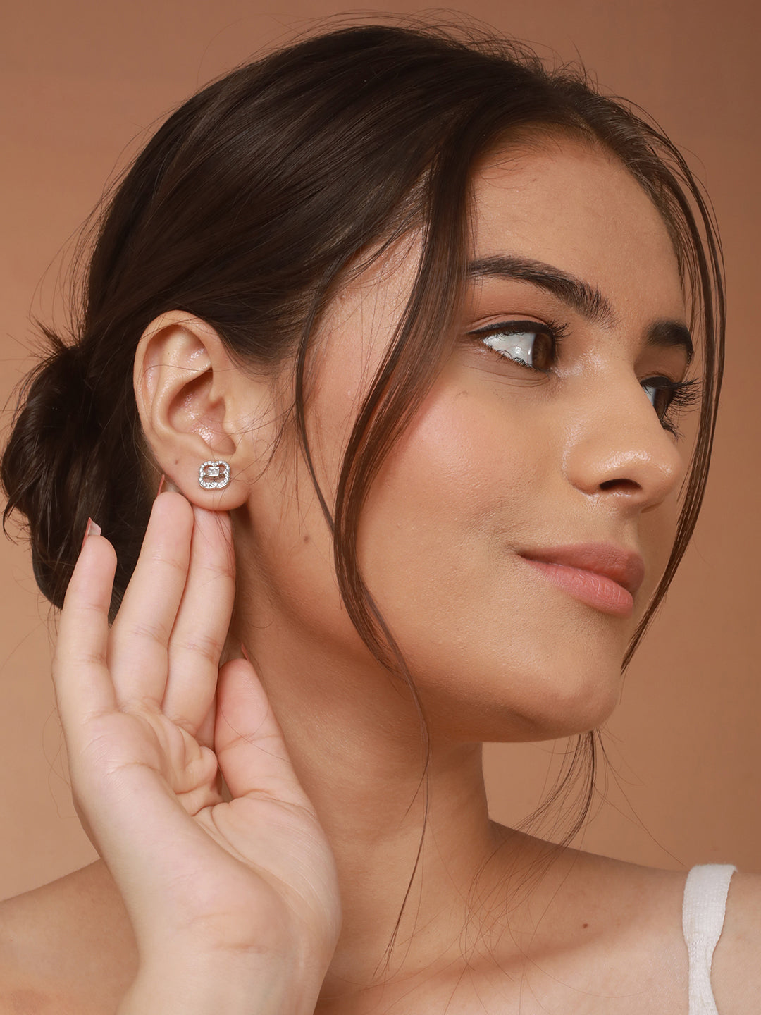 925 Sterling Silver Circular Cubic Zirconia Studds Earrings