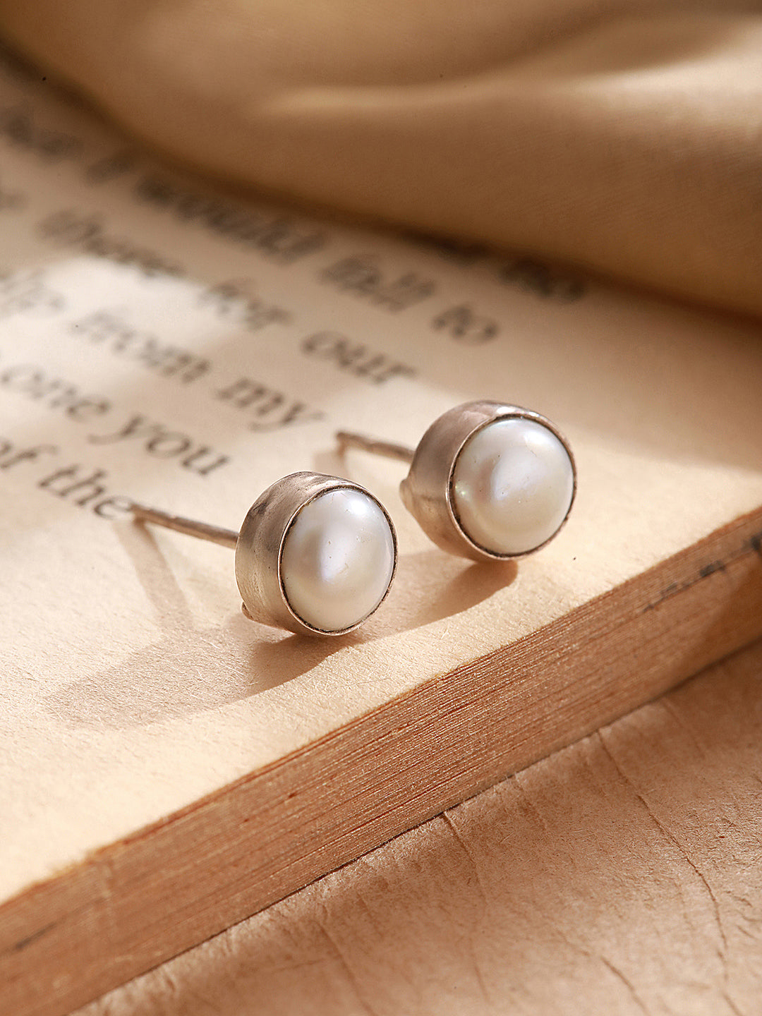 925 Sterling Silver White Pearl Stud Earrings