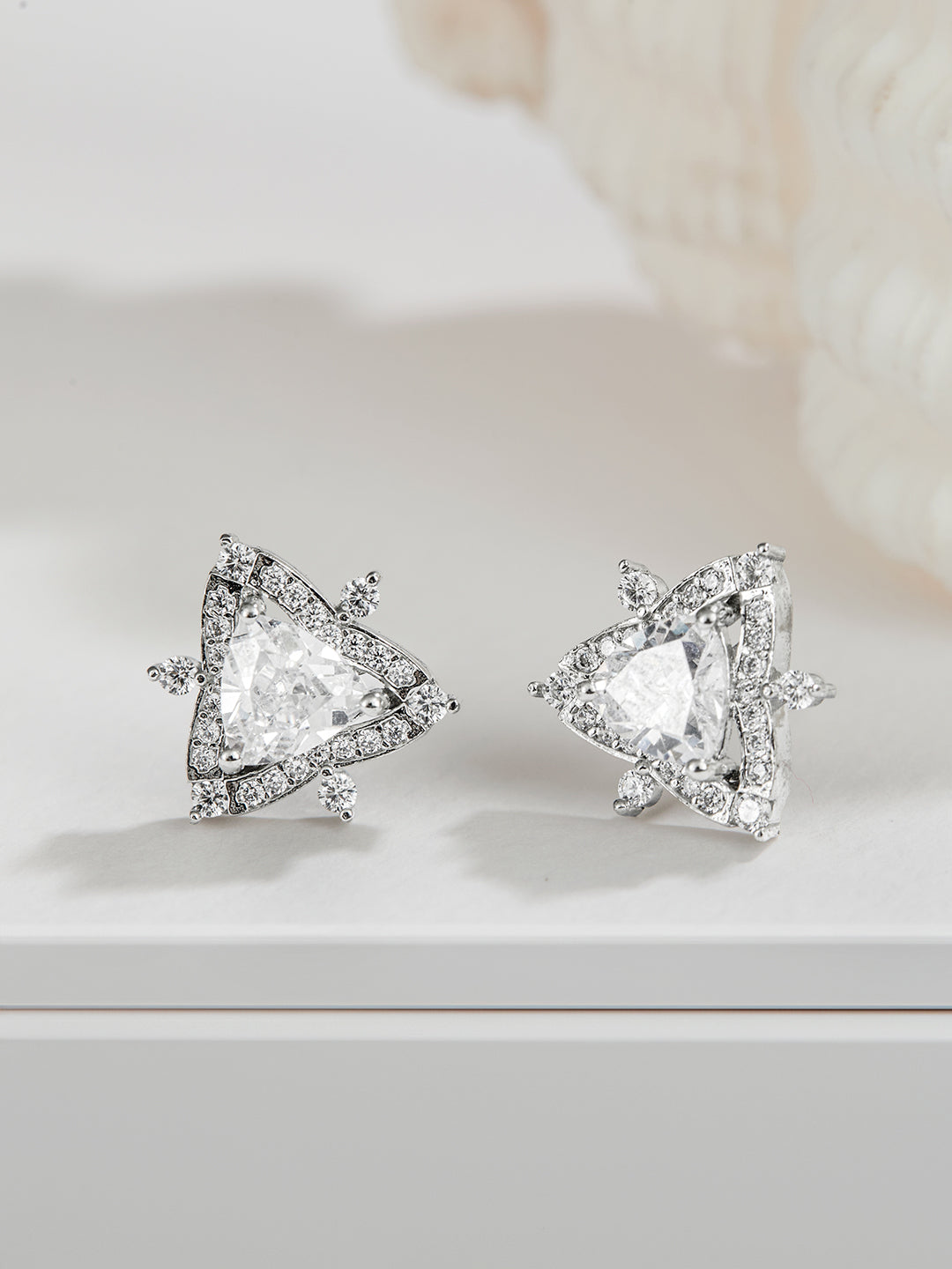 925 Sterling Silver Triangular Leafy Studs Earrings