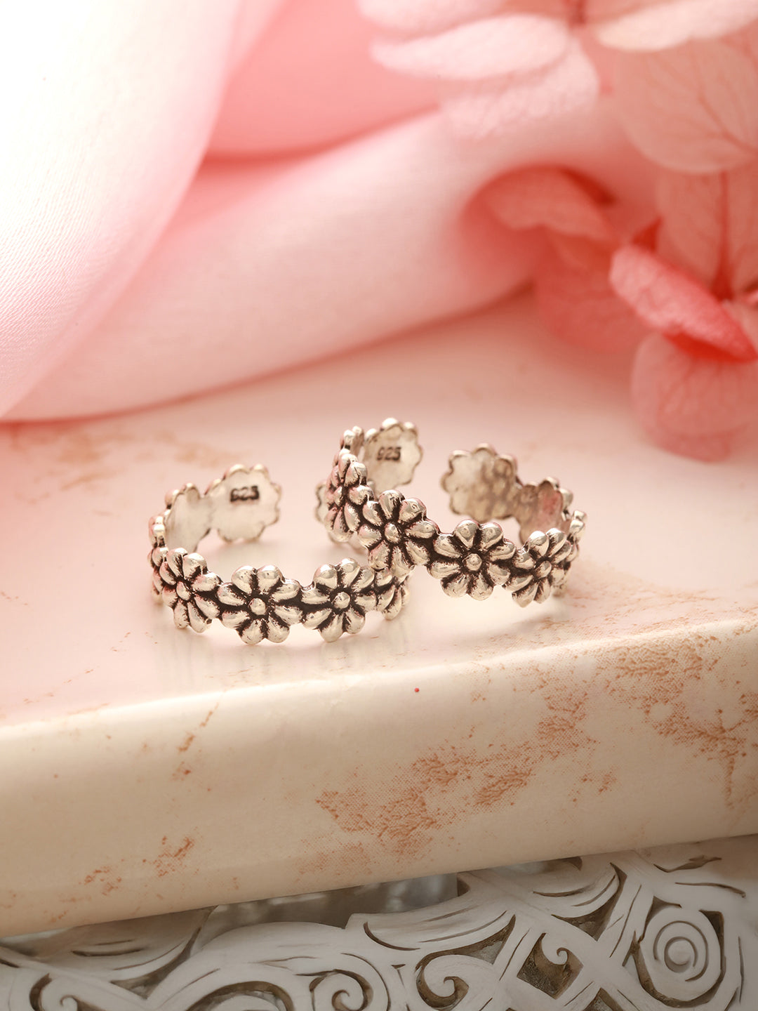 925 Sterling Silver Oxidised Leaf Dailywear Adjustable Pair of Toe Rings