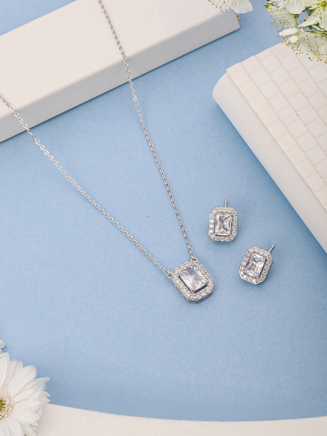 925 Sterling Silver Cz Studded Geometric Halo Solitaire Pendant Jewellery Set