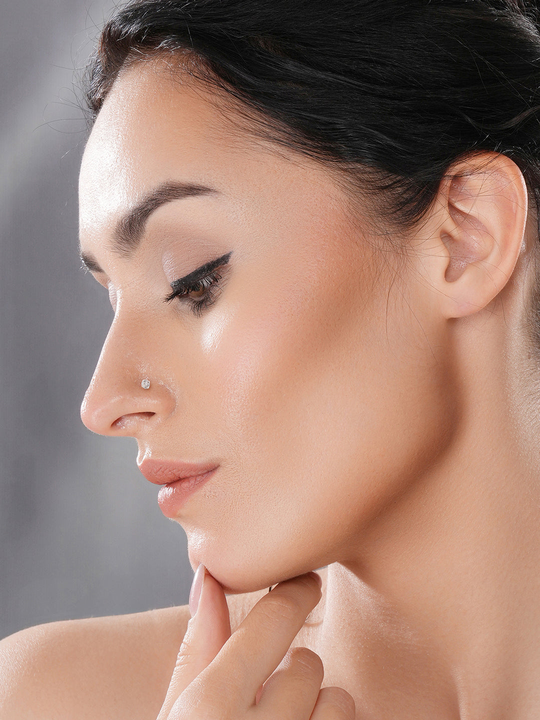 925 Sterling Silver Round AD Embellished Solitaire Shiny Nose Pin