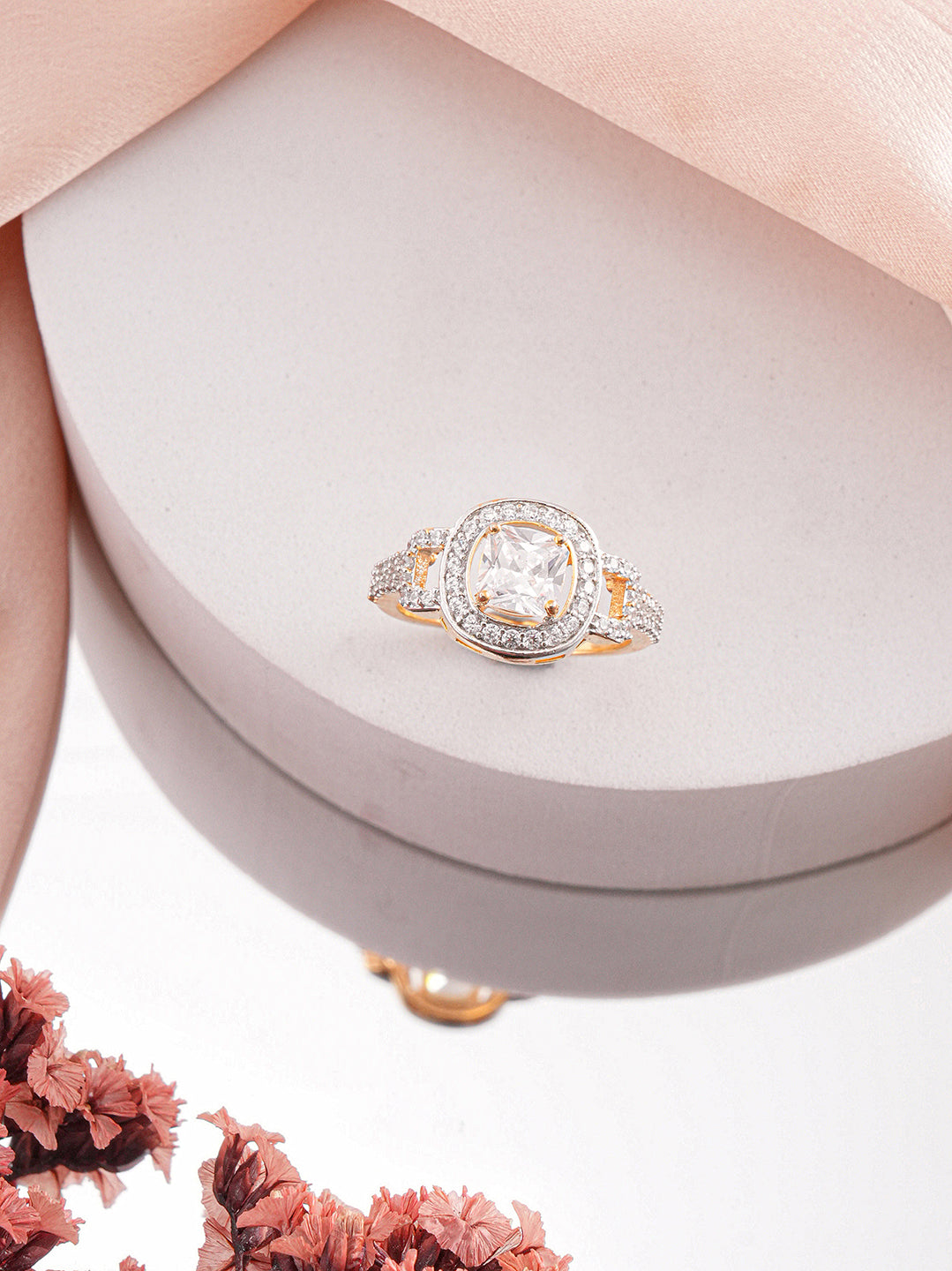 Gold Plated  Princess Cut  Zircon Studded Link Minimal Adjustable Propose Engagement Finger Ring