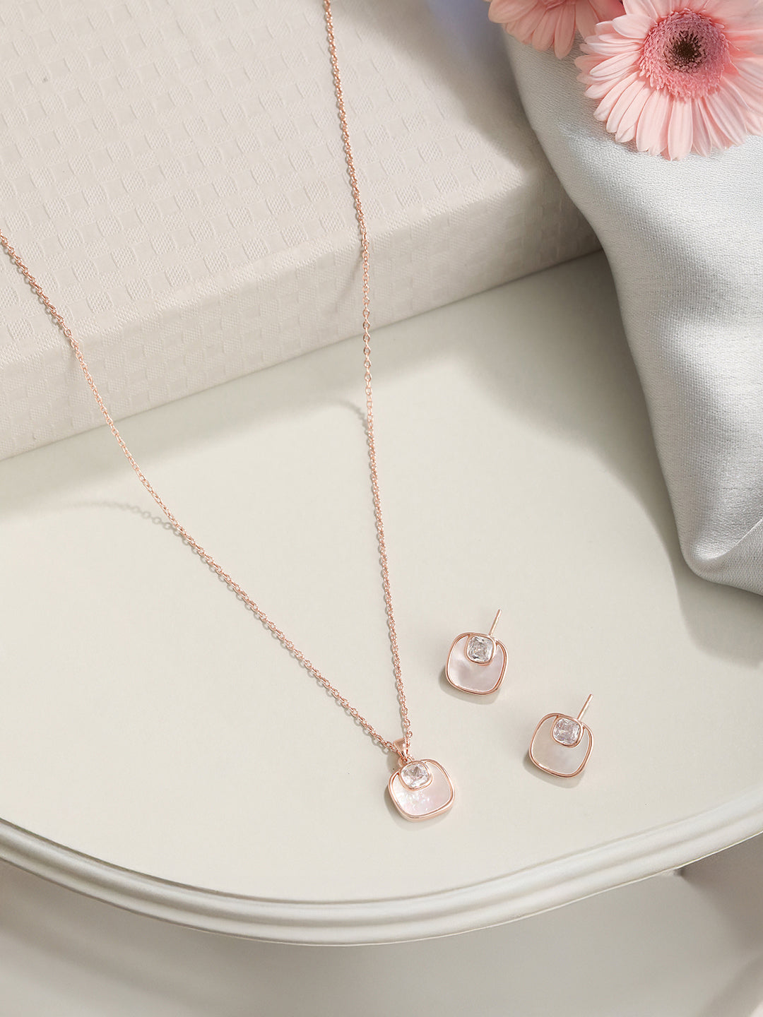 Anti-Tarnish Rose Gold Plated Minimal Faux Pearl Geometric Square Pendant Chain Jewellery Set