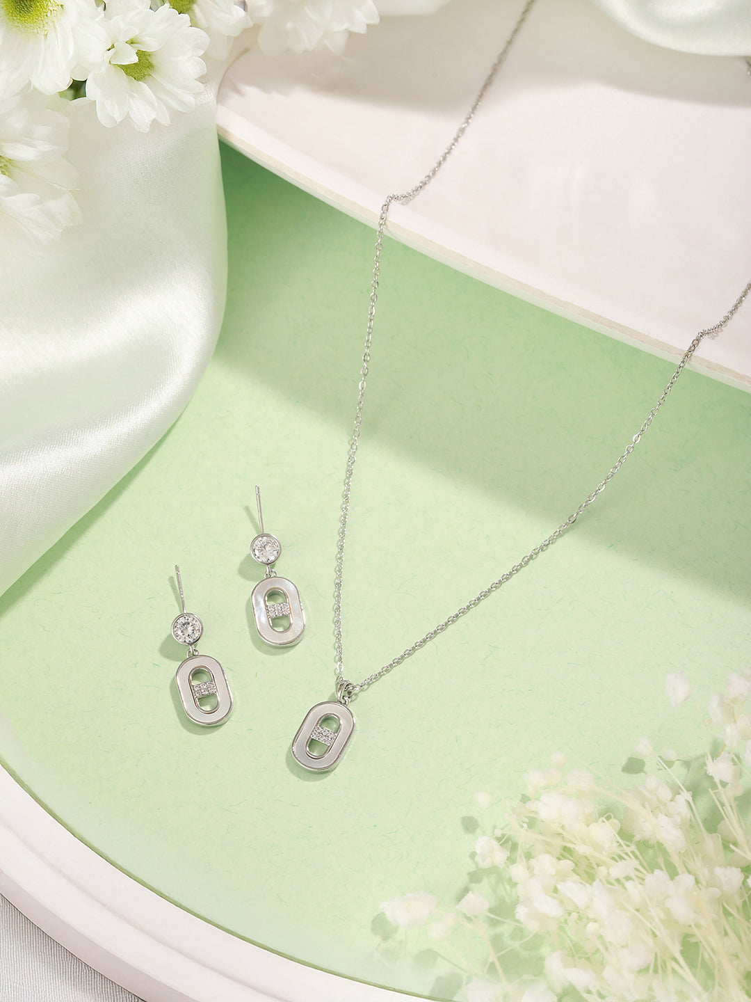 Anti-Tarnish Rhodium Plated Minimal Faux Pearl Geometric Pendant chain ewellery Set