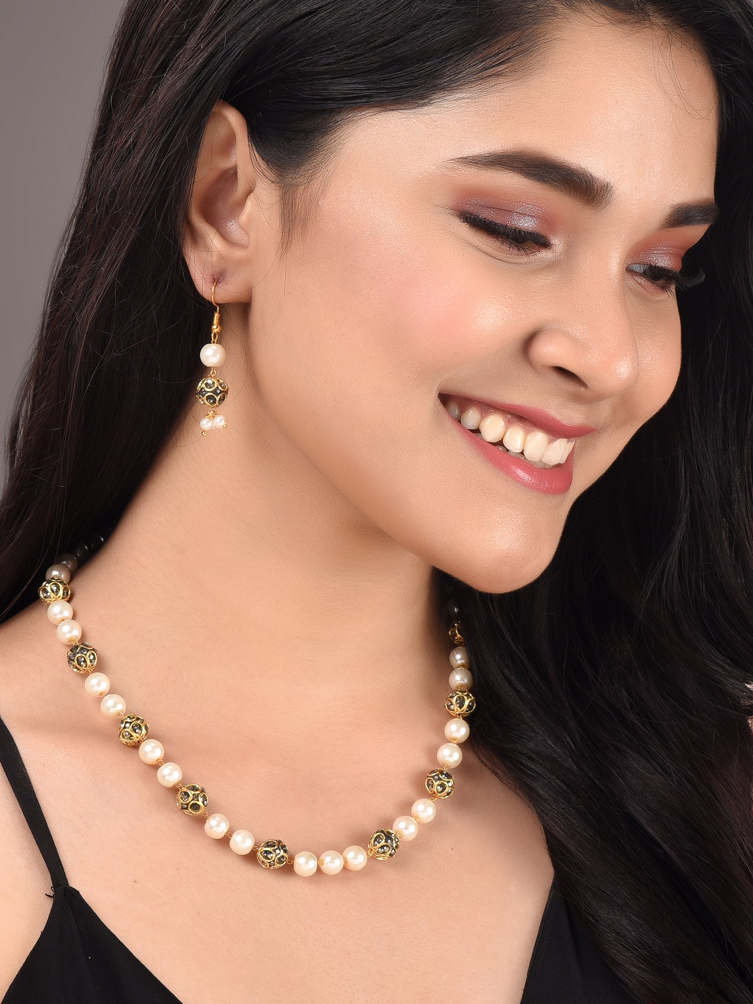 Gold Toned Pearls Beaded Jewellery Set Matching Earrings