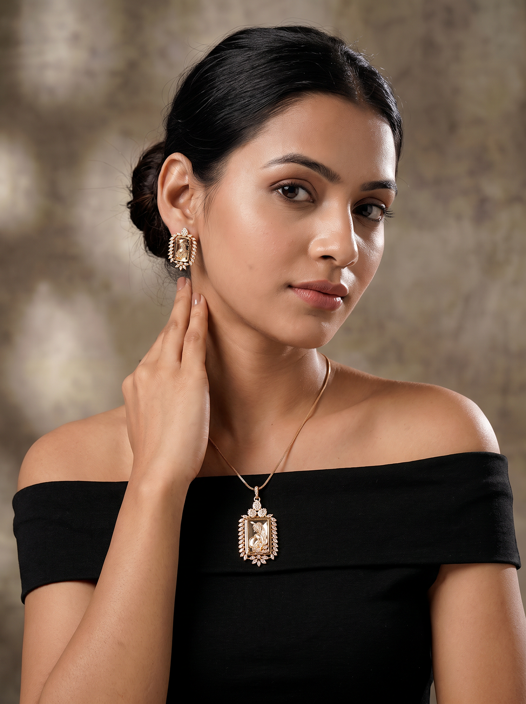 Rose Gold Plated White AD Rectangular Coin Frame Pendant Jewellery Set