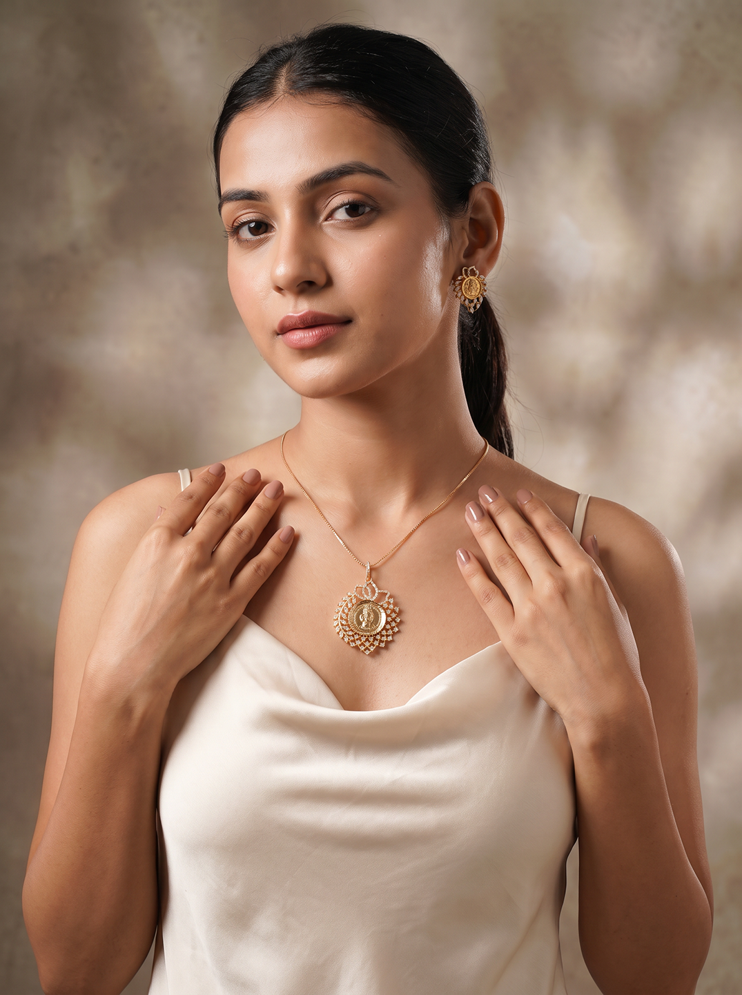 Rose Gold Plated White AD Round Coin Sunburst Pendant Jewellery Set