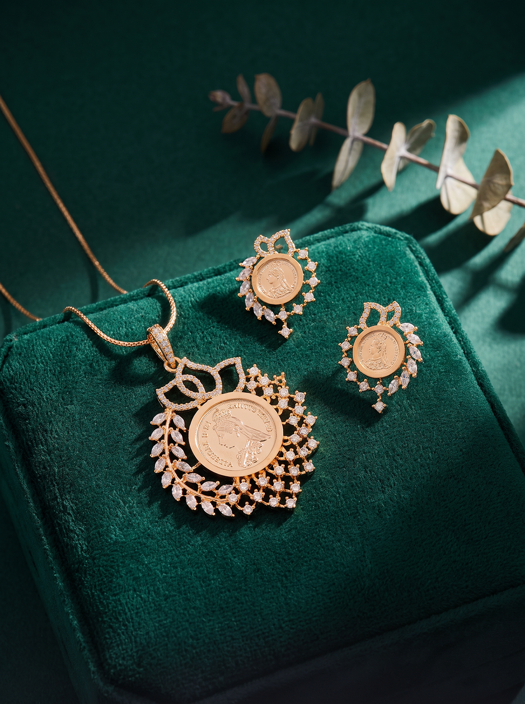 Rose Gold Plated White AD Round Coin Sunburst Pendant Jewellery Set