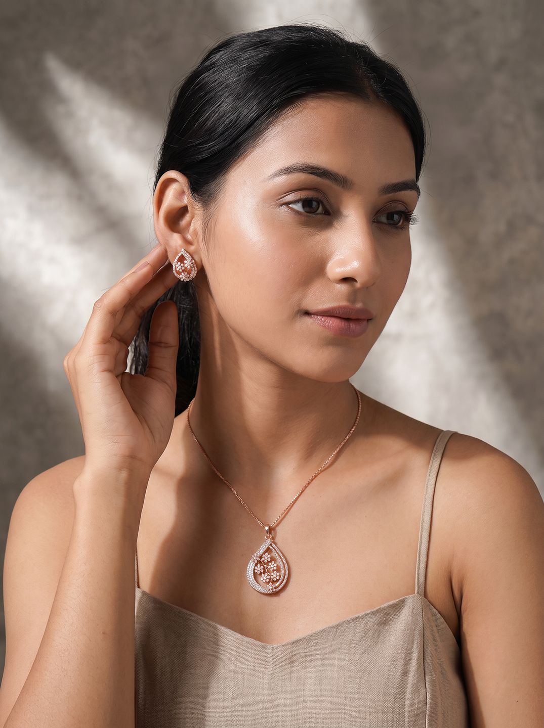 Rose Gold Plated White AD Floral Teardrop Pendant Jewellery Set