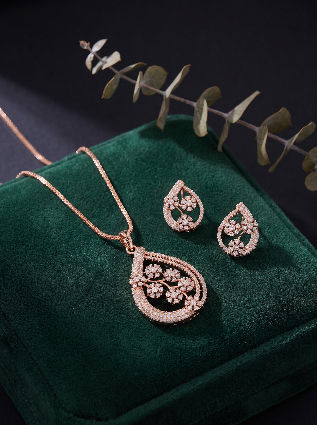 Rose Gold Plated White AD Floral Teardrop Pendant Jewellery Set